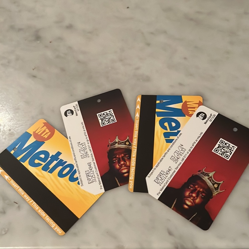 Limited edition Biggie metrocard + two MTA rides